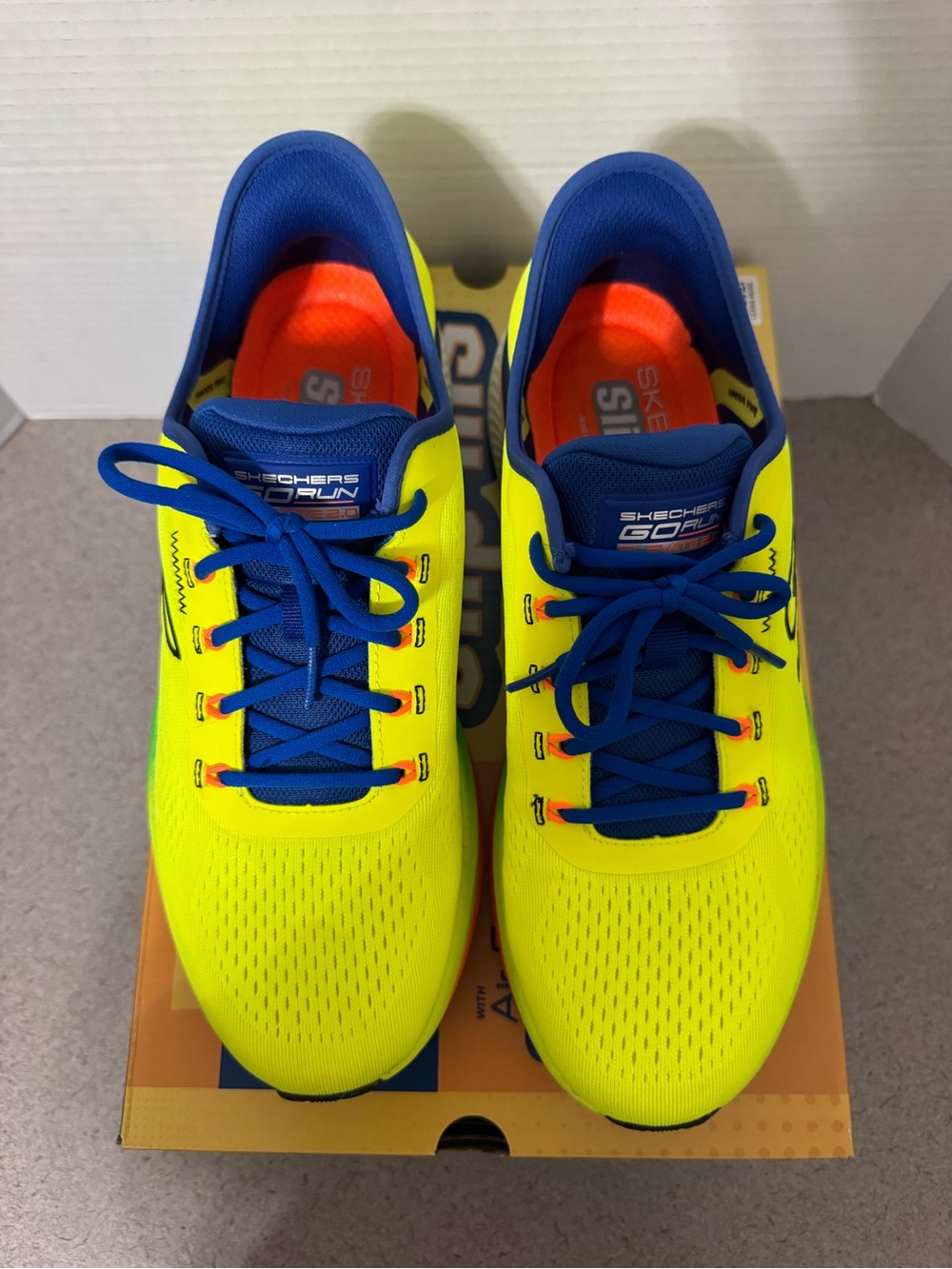 Skechers Slip-Ins Men’s Size 9.5 GoRun Elevate 2.0 Neon Yellow & Blue Sneaker